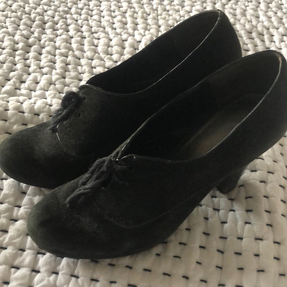 Nine West black suede booties